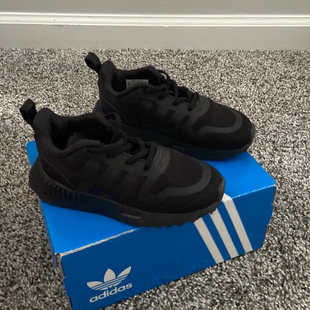 Adidas black